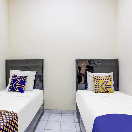Oyo Life 91374 Asia Stay Semarang Syariah Kültér fotó