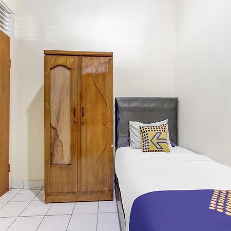 Oyo Life 91374 Asia Stay Semarang Syariah Kültér fotó