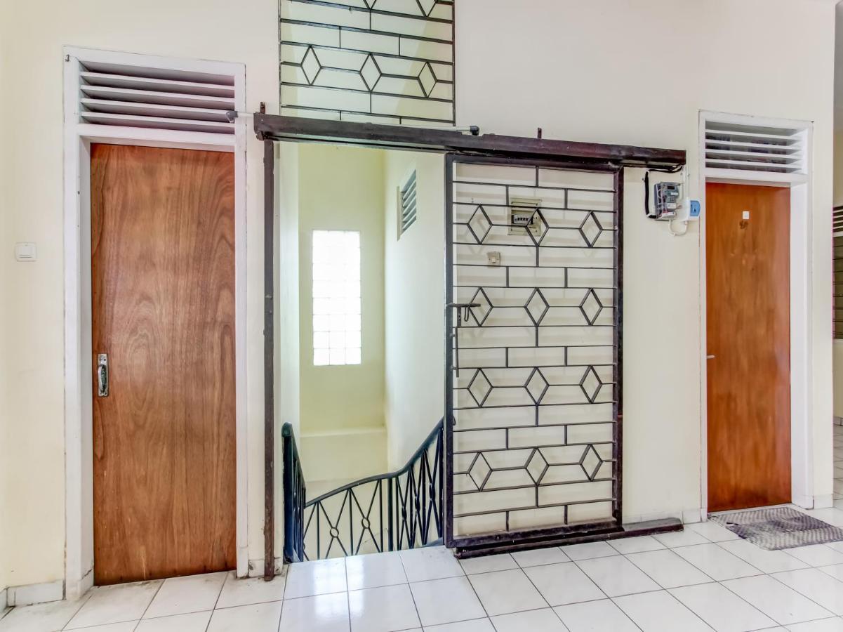 Oyo Life 91374 Asia Stay Semarang Syariah Kültér fotó