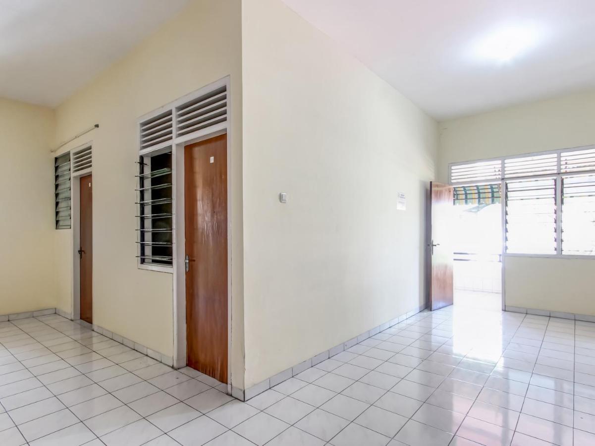 Oyo Life 91374 Asia Stay Semarang Syariah Kültér fotó