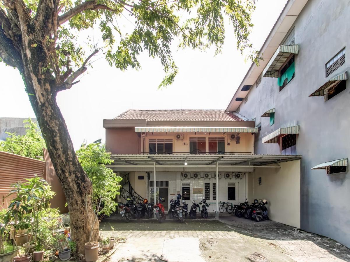 Oyo Life 91374 Asia Stay Semarang Syariah Kültér fotó