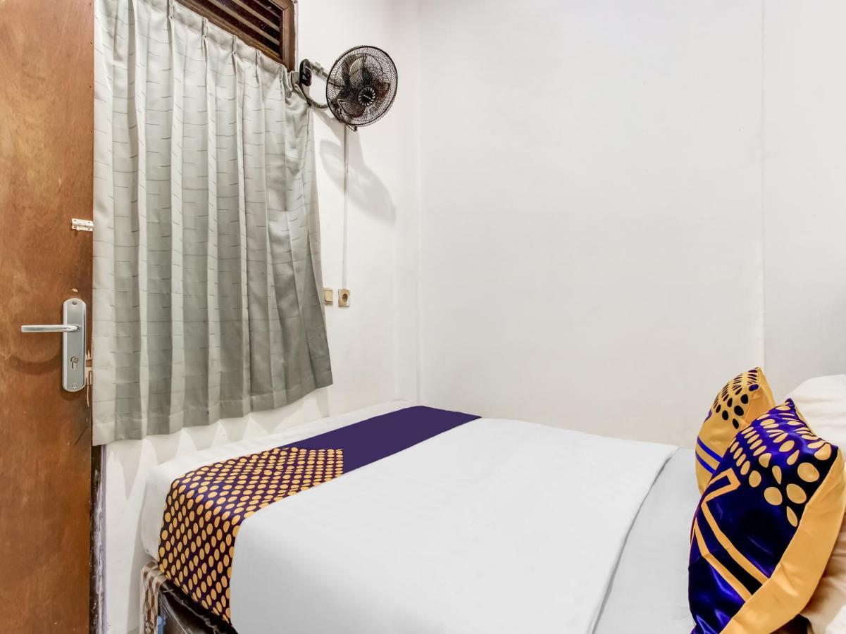 Oyo Life 91374 Asia Stay Semarang Syariah Kültér fotó