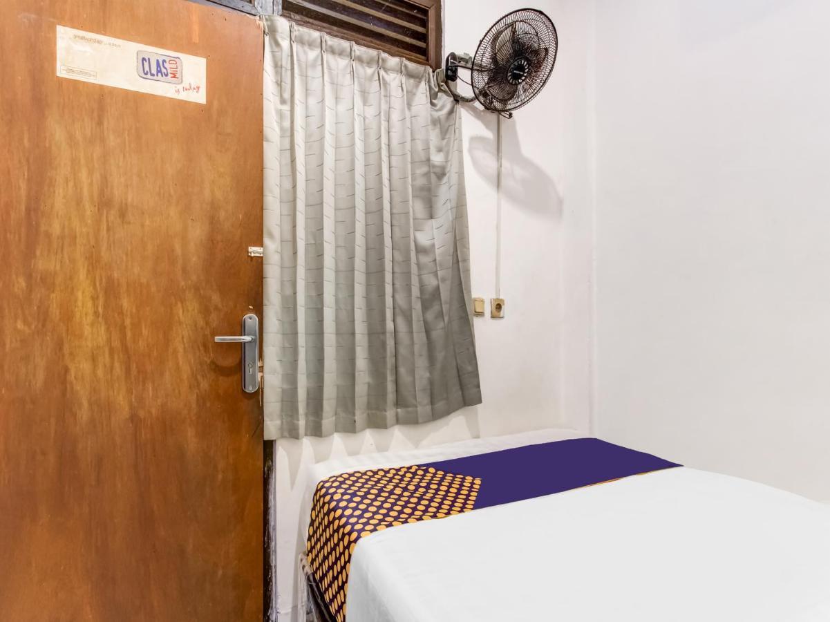 Oyo Life 91374 Asia Stay Semarang Syariah Kültér fotó