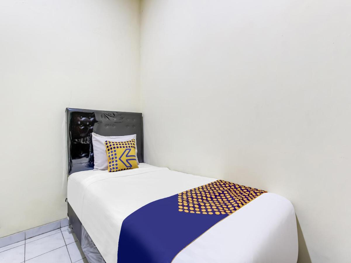 Oyo Life 91374 Asia Stay Semarang Syariah Kültér fotó