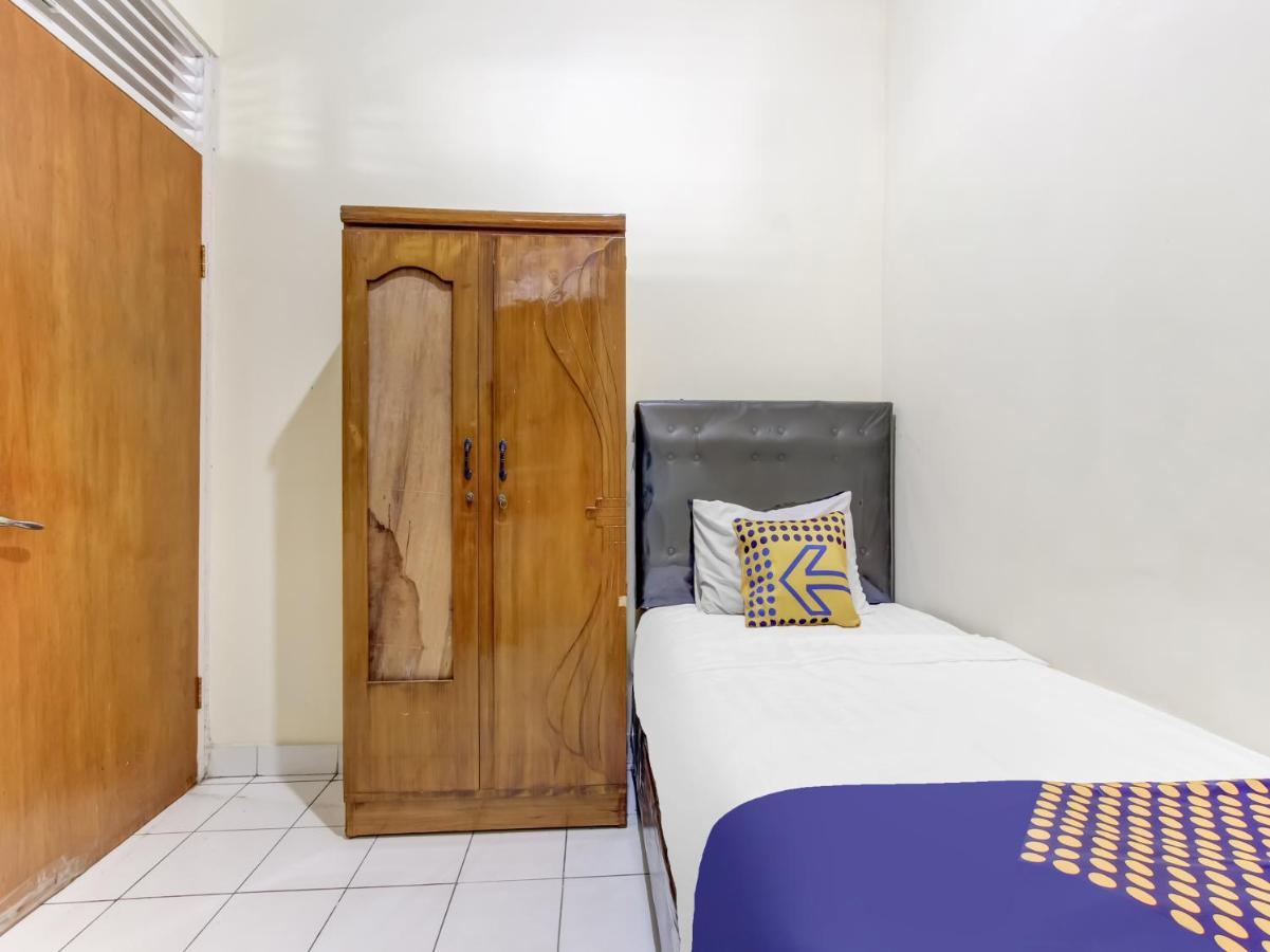 Oyo Life 91374 Asia Stay Semarang Syariah Kültér fotó