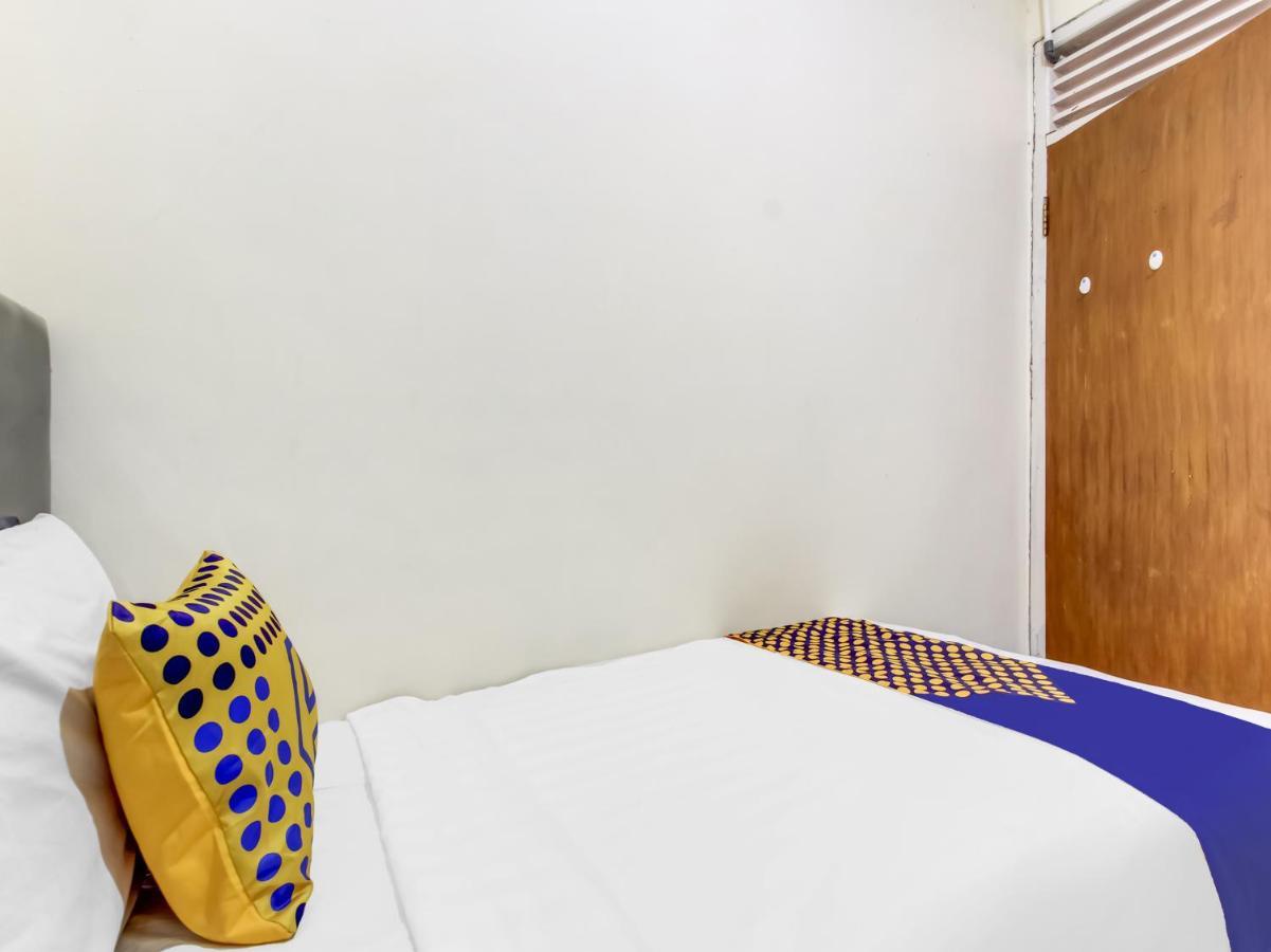 Oyo Life 91374 Asia Stay Semarang Syariah Kültér fotó